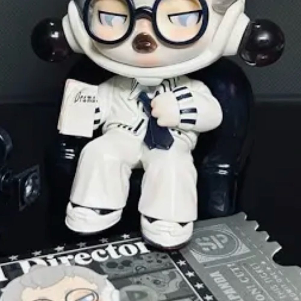 SECRET!!!! Skullpanda “Cool Director”Action Cut figurine. Discontinued series - Picture 6 of 6